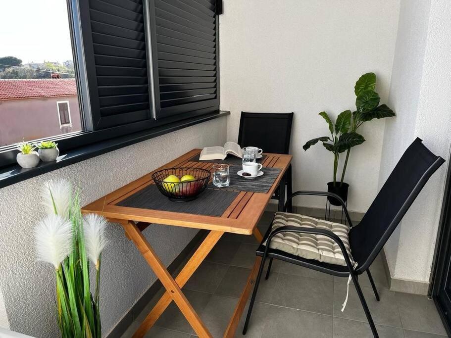 Art Apartment Monvidal Pola Esterno foto